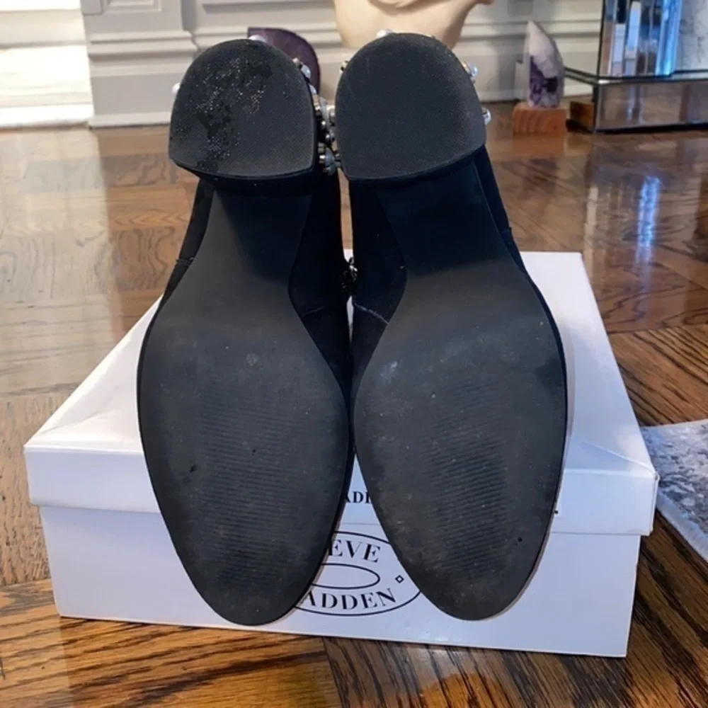Steve Madden limited ed.Black Sued Yevette Jeweled with pearls heel ankle boots